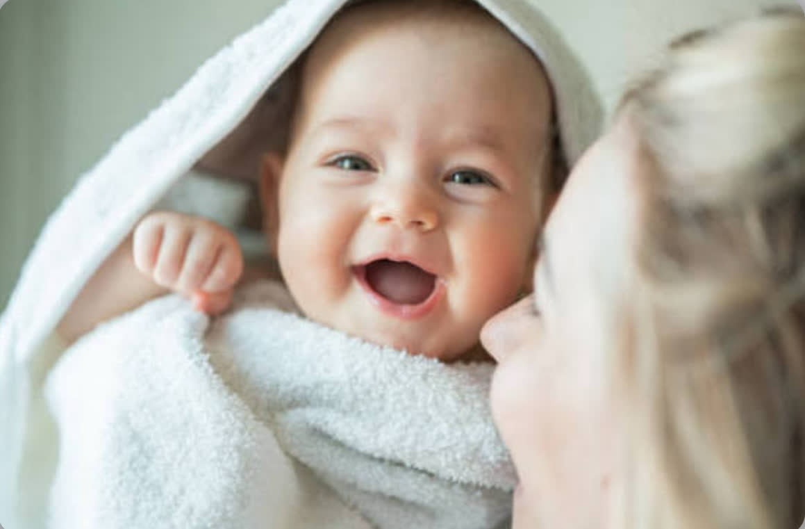 رشد حسی حرکتی نوزاد ۲ ماه