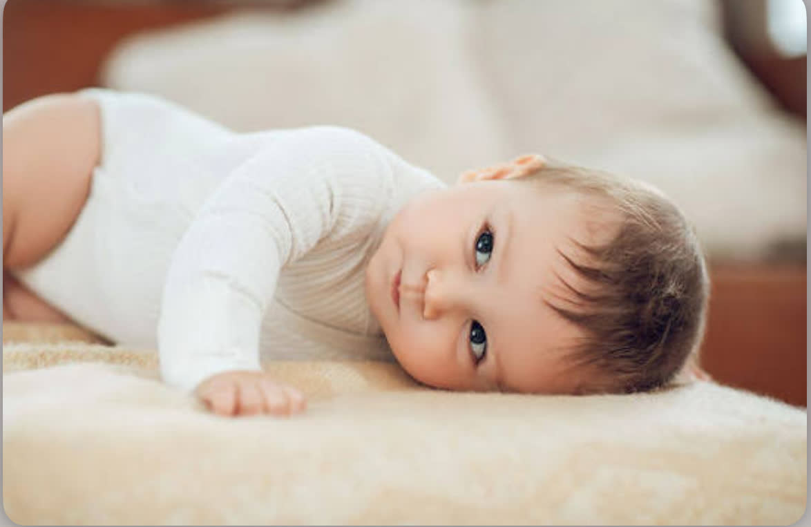 رشد و تکامل نوزاد ۳ تا ۵ ماهه